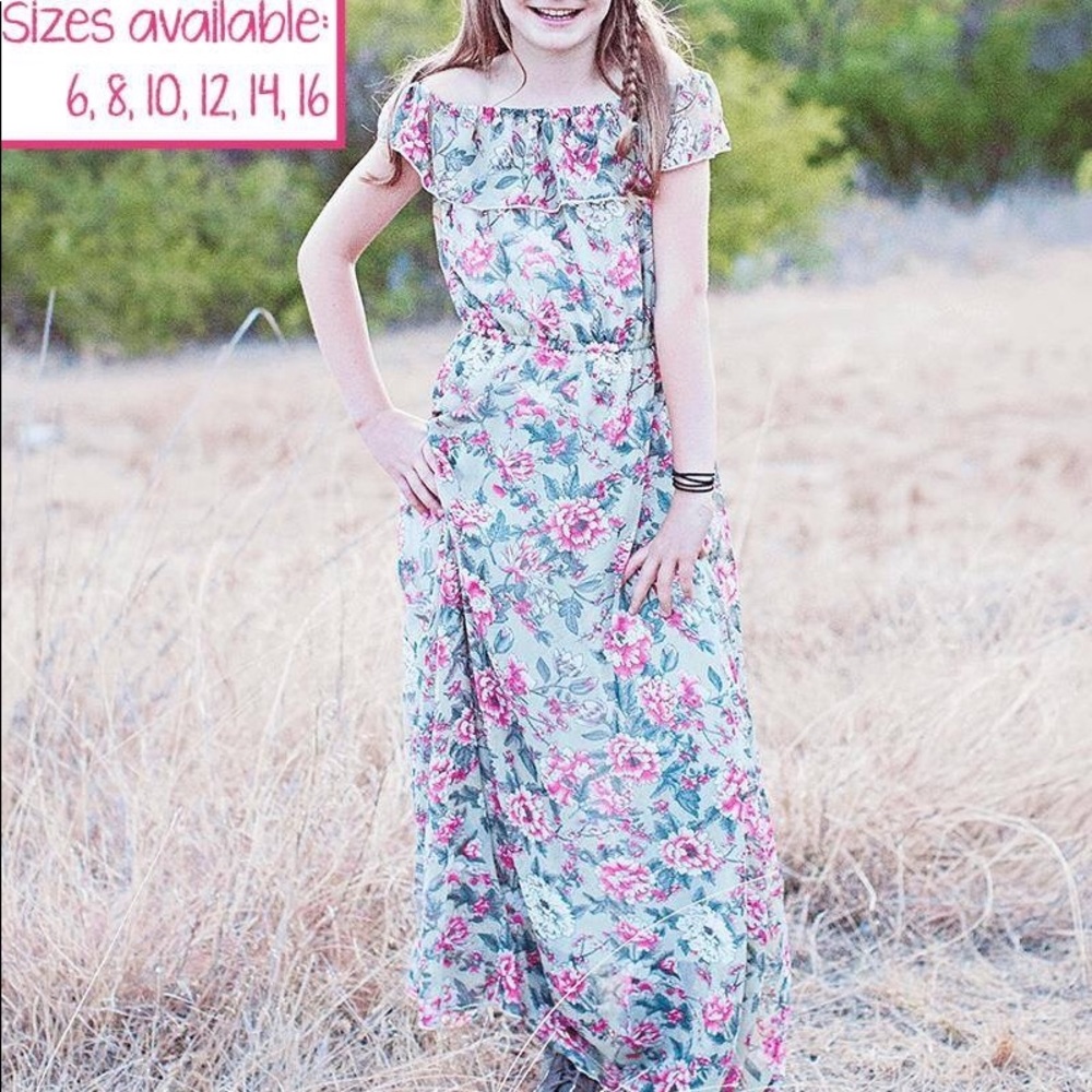 ELIZABETH FLUTTER SLEEVE MAXI DRESS